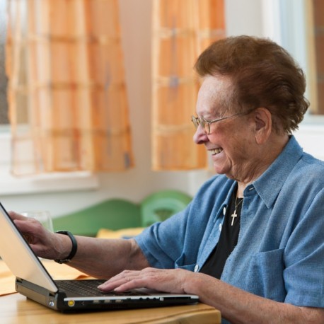 Mantenimiento y mejora de las actividades diarias de personas dependientes en instituciones